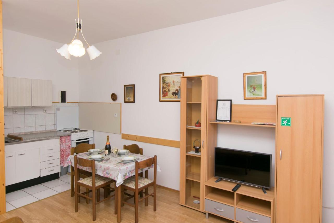 Apartments Amalija Водице Екстериор снимка